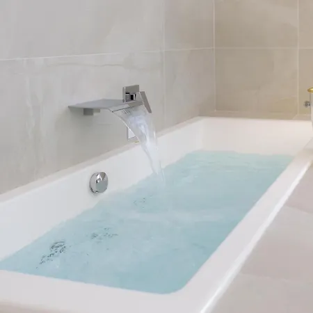 Le Di Bluemoon Кальяри